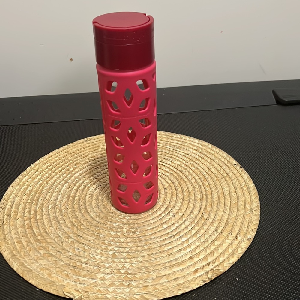 Lululemon Athletica Pure Focus Glass Drinking Bottle